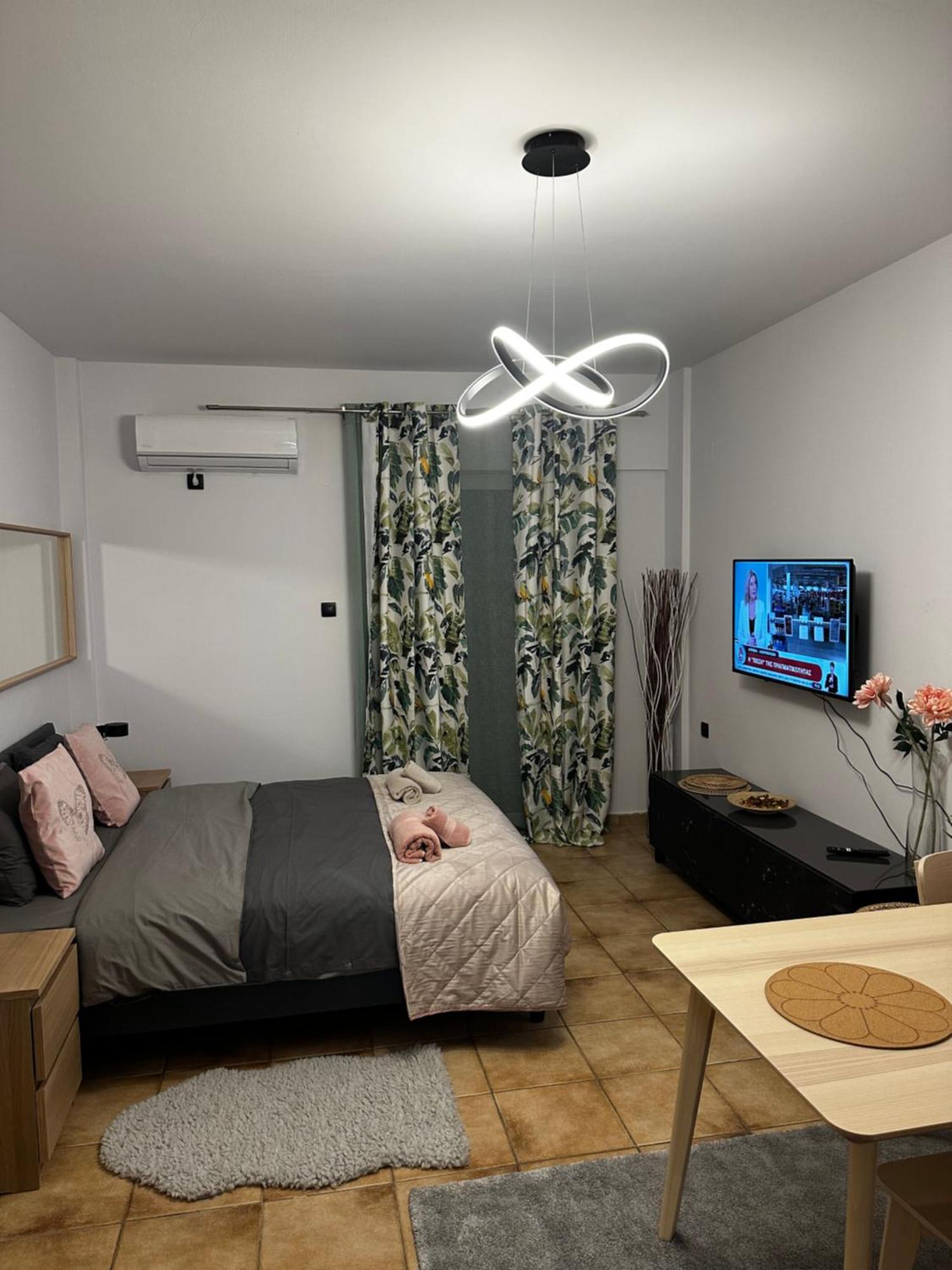 Νεάπολη Apartment Larissa Exterior photo